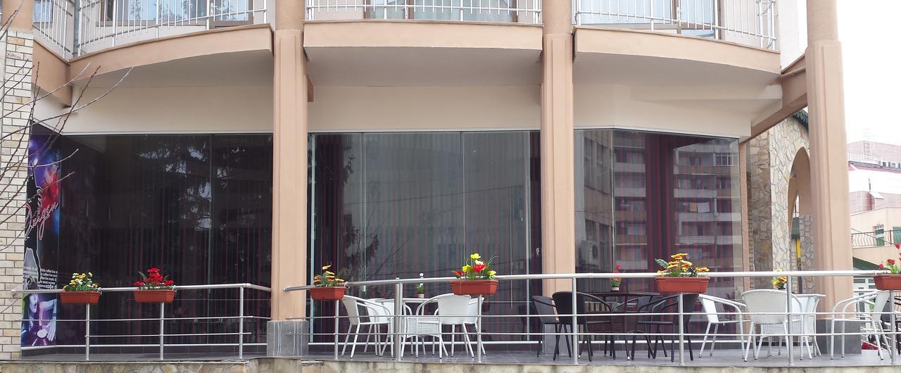 Tiara Hotel Добрич Экстерьер фото